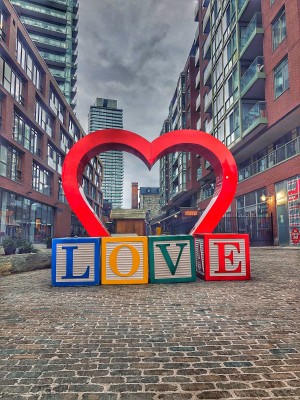 Love Heart Distillery District - Toronto